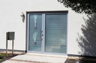 storm door installation and replacement